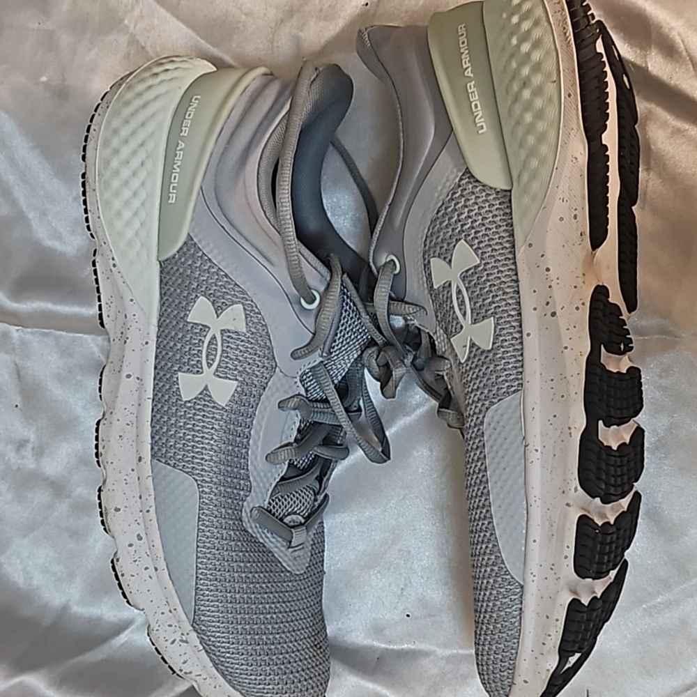 Under armor shoes